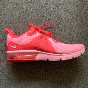 Nike AirMax Neon Pink